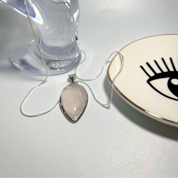 π Lovely clear pink quartz necklace - Picture 3 of 9